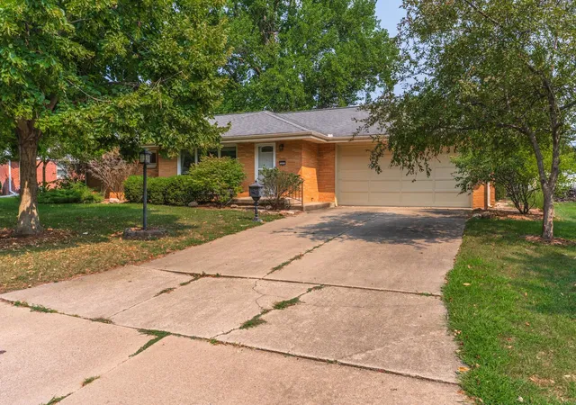 3rd image of 203 Radliff Rd, Bloomington, IL 61701 | MLS# 12716443