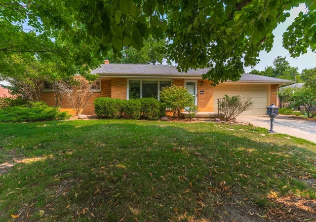 42nd image of 203 Radliff Rd, Bloomington, IL 61701 | MLS# 12716443