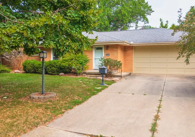 5th image of 203 Radliff Rd, Bloomington, IL 61701 | MLS# 12716443
