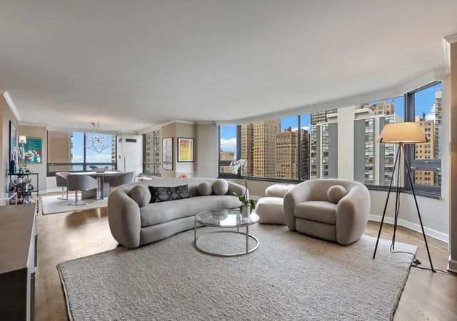2nd image of 1410 N State St #15A, Chicago, IL 60610 | MLS# 12716474