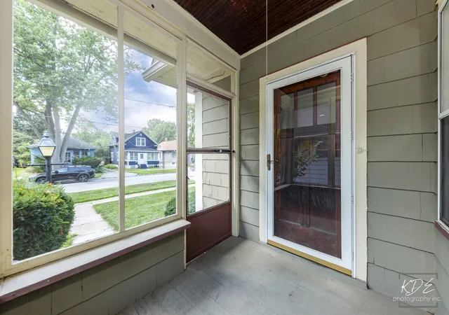 2nd image of 638 S Spencer St, Aurora, IL 60505 | MLS# 12716477