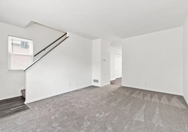 Photo 3 of Single family home for sale at 1748 Linden Park Ln, Aurora, IL 60504 | MLS# 12716491 | Listing updated on 2026-08-28