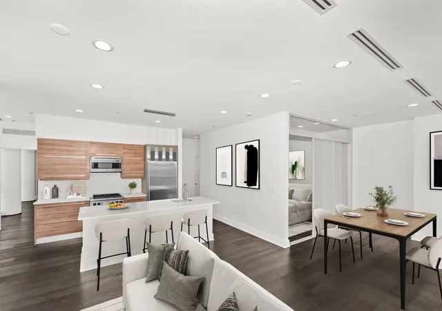 2nd image of 110 W Superior St #1602, Chicago, IL 60654 | MLS# 12716543