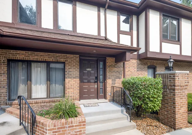 1st image of 12250 S Dogwood Ln, Palos Heights, IL 60463 | MLS# 12716609
