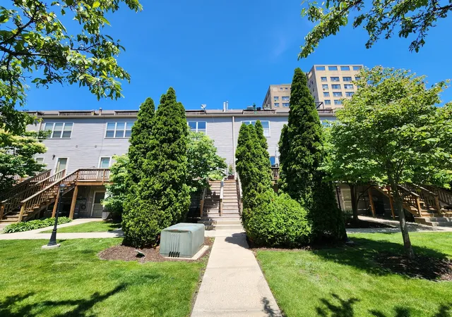 21st image of 2363 E 70th Pl #B, Chicago, IL 60649 | MLS# 12716630