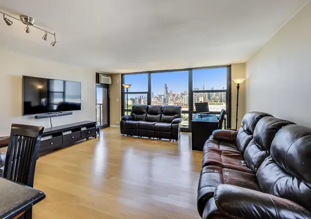 3rd image of 2605 S Indiana Ave #2205, Chicago, IL 60616 | MLS# 12716689