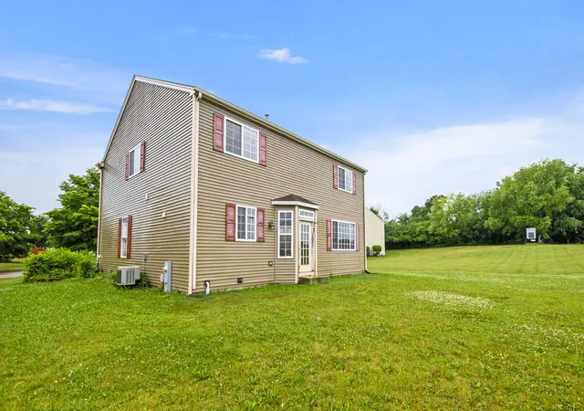 Photo 4 of Single family home for sale at 2505 Cyn View Ln, Joliet, IL 60432 | MLS# 12716719 | Listing updated on 2026-08-19