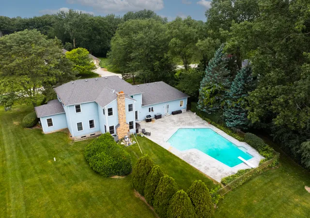 63rd image of 2120 Kenton Ln, Libertyville, IL 60048 | MLS# 12716742