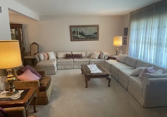 Photo 3 of Single family home for sale at 181 E Schubert Ave, Glendale Heights, IL 60139 | MLS# 12716954 | Listing updated on 2026-09-06