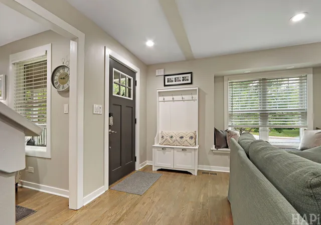 3rd image of 627 N Arlington Heights Rd, Arlington Heights, IL 60004 | MLS# 12716990