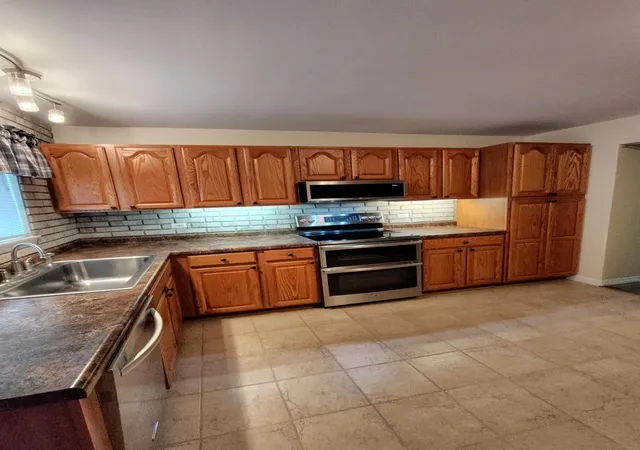 5th image of 2227 W Nichols Rd, Arlington Heights, IL 60004