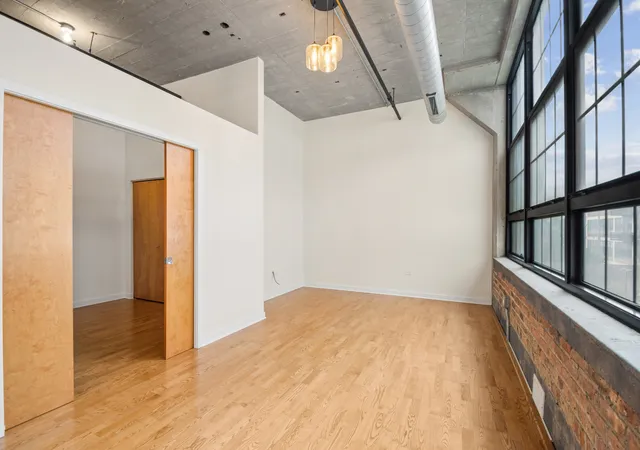5th image of 3963 W Belmont Ave, Chicago, IL 60618