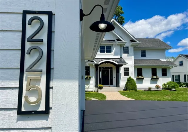 Photo 50 of Sale Pending at 225 Edgewater Dr, Crystal Lake, IL 60014 | MLS# 12717109 | Listing updated on 2026-08-28