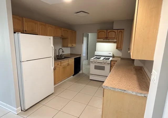 Photo 2 of Condo for sale at 2211 S Highland Ave #6D, Lombard, IL 60148 | MLS# 12717114 | Listing updated on 2026-08-21