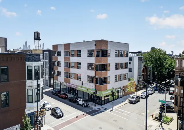 2nd image of 1555 N Wood St, Chicago, IL 60622