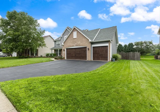 3rd image of 457 Greenview Ln, Oswego, IL 60543 | MLS# 12717423