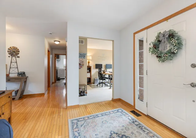 5th image of 457 Greenview Ln, Oswego, IL 60543 | MLS# 12717423