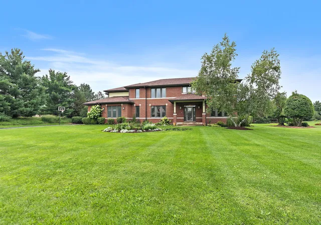 Photo 2 of Single family home for sale at 3206 Prairie View Dr, Prairie Grove, IL 60012 | MLS# 12717535 | Listing updated on 2026-08-20