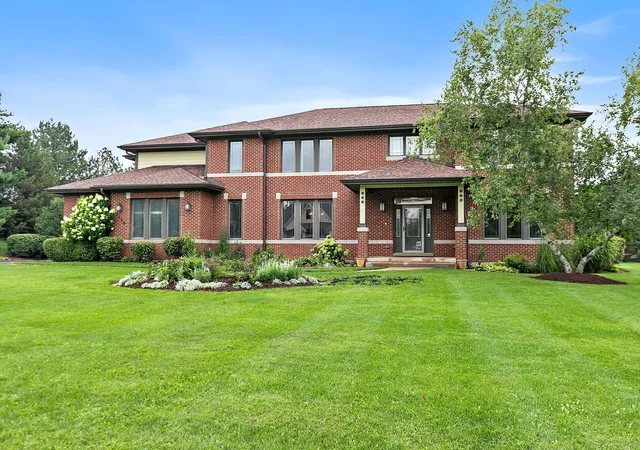 Photo 3 of Single family home for sale at 3206 Prairie View Dr, Prairie Grove, IL 60012 | MLS# 12717535 | Listing updated on 2026-08-20