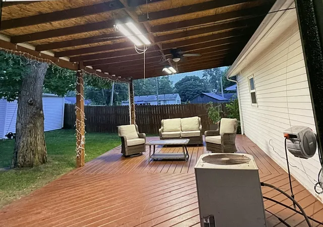 3rd image of 1305 Glenwood Rd, Bloomington, IL 61704 | MLS# 12717570