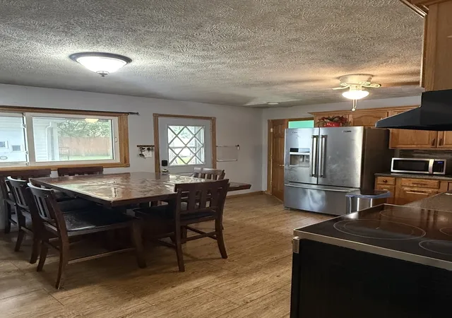 5th image of 1305 Glenwood Rd, Bloomington, IL 61704 | MLS# 12717570