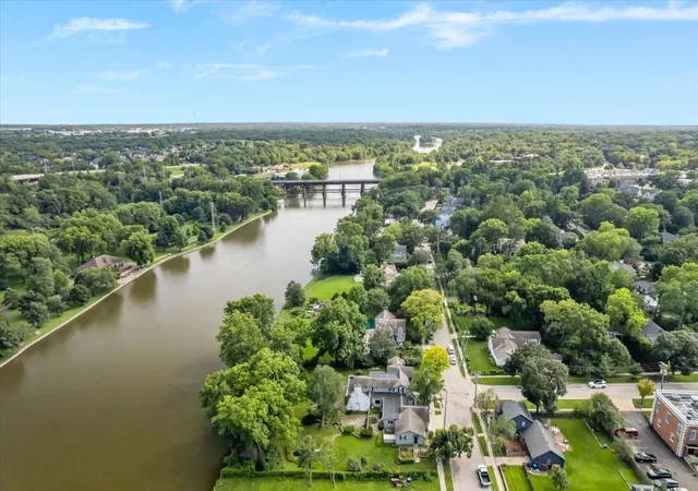 image of 133 S River Ln, Geneva, IL 60134 | MLS# 12717679