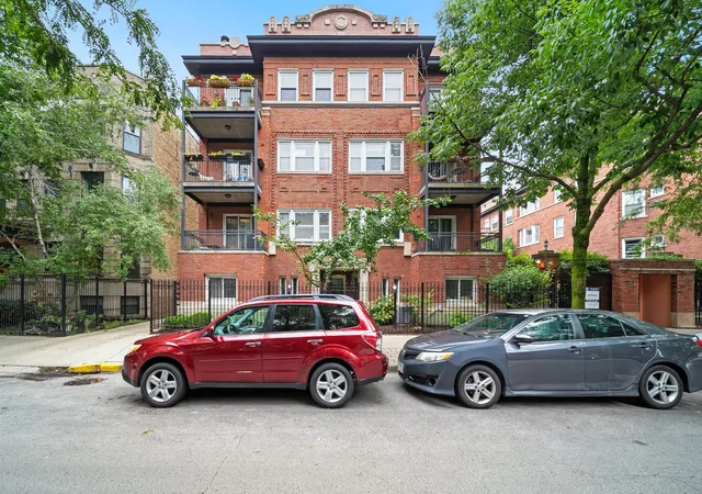 Photo 1 of Sale Pending at 841 W Belle Plaine Ave #3, Chicago, IL 60613 | MLS# 12717805 | Listing updated on 2026-09-06
