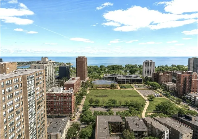 Photo 3 of Sale Pending at 841 W Belle Plaine Ave #3, Chicago, IL 60613 | MLS# 12717805 | Listing updated on 2026-09-06
