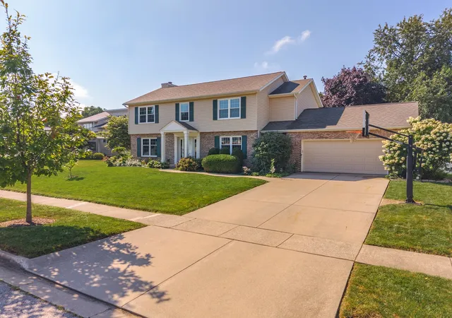 3rd image of 3205 Dorset Ct, Bloomington, IL 61704 | MLS# 12717923