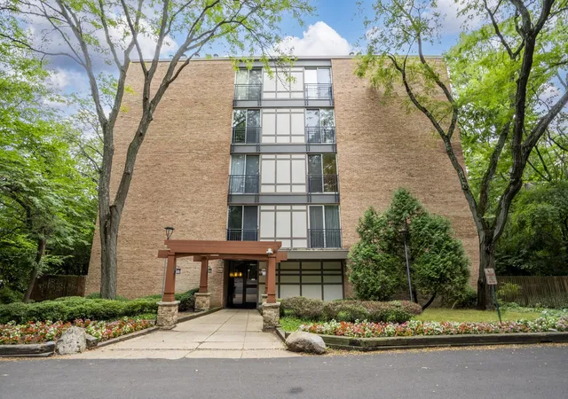 1st image of 5800 Oakwood Dr #1B, Lisle, IL 60532 | MLS# 12717936