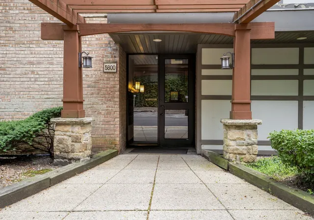 Photo 2 of Condo for sale at 5800 Oakwood Dr #1B, Lisle, IL 60532 | MLS# 12717936 | Listing updated on 2026-08-23