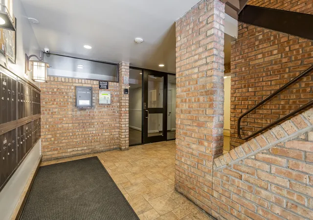 Photo 4 of Condo for sale at 5800 Oakwood Dr #1B, Lisle, IL 60532 | MLS# 12717936 | Listing updated on 2026-08-23