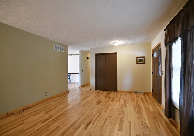 Photo 3 of Sale Pending at 457 Avon Ct, Colona, IL 61241 | MLS# 12717953 | Listing updated on 2026-09-07