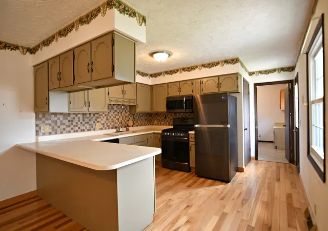 Photo 3 of Sale Pending at 457 Avon Ct, Colona, IL 61241 | MLS# 12717953 | Listing updated on 2026-09-07
