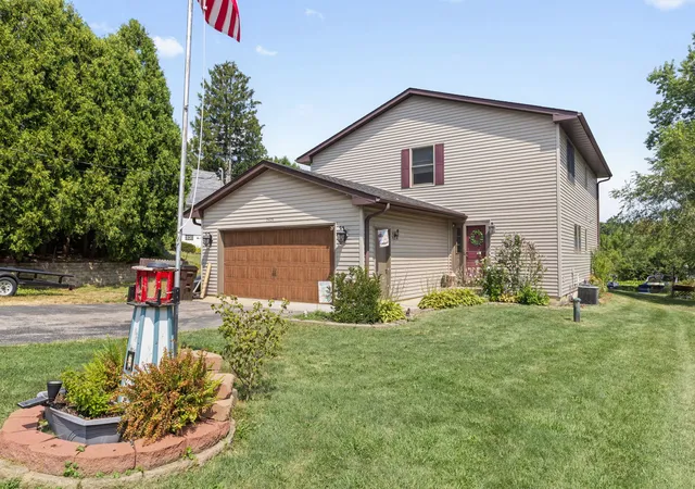 1st image of 24724 74th St, Paddock Lake, WI 53168 | MLS# 12718029
