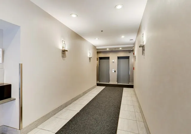 2nd image of 550 W Fulton St, Chicago, IL 60661