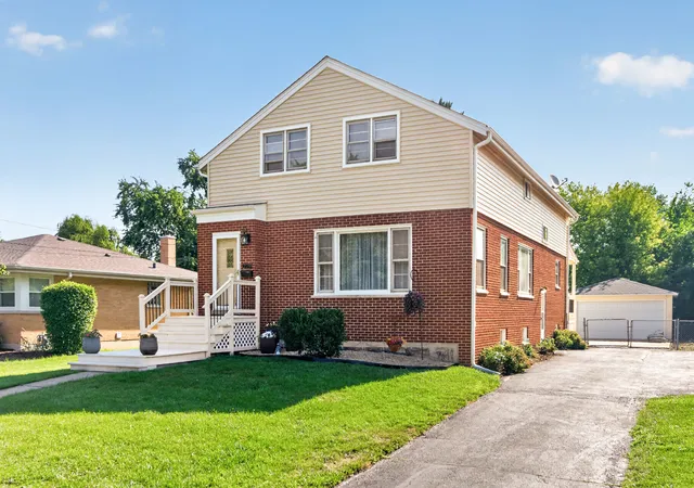Photo 1 of Single family home for sale at 229 S Grace St, Lombard, IL 60148 | MLS# 12718119 | Listing updated on 2026-09-03
