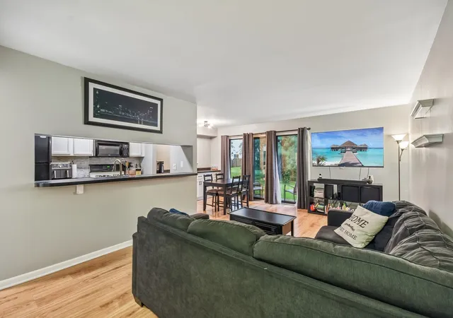 Photo 3 of Townhouse for sale at 7353 Canterbury Pl, Downers Grove, IL 60516 | MLS# 12718133 | Listing updated on 2026-08-21