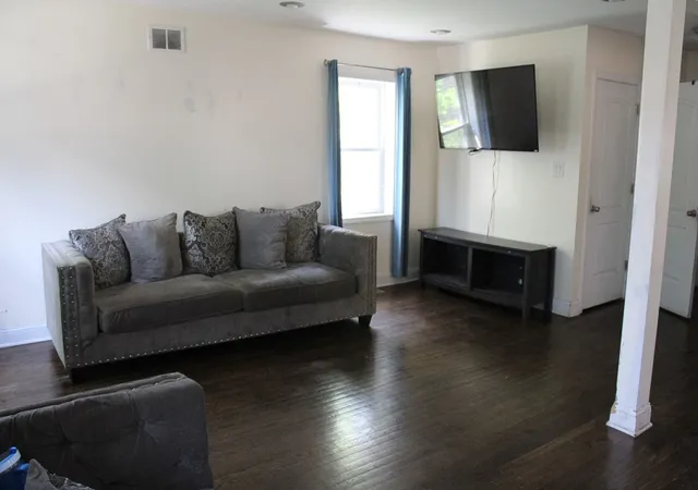 Photo 3 of Single family home for sale at 10420 S Peoria St, Chicago, IL 60643 | MLS# 12718180 | Listing updated on 2026-10-07