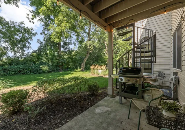 image of 532 Bradbury Ln, Geneva, IL 60134