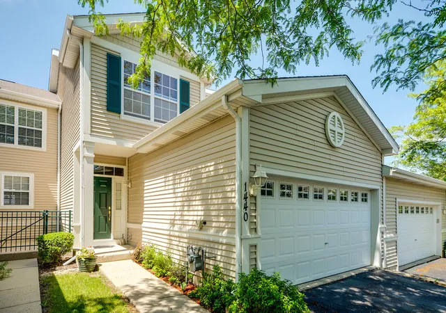 Photo 2 of Townhouse for sale at 1440 W Remington Ln, Round Lake, IL 60073 | MLS# 12718276 | Listing updated on 2026-09-27