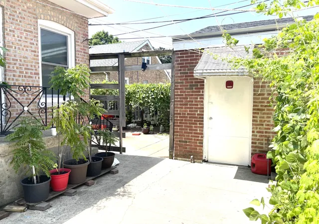 Photo 4 of Single family home for sale at 6952 W Summerdale Ave, Chicago, IL 60656 | MLS# 12718299 | Listing updated on 2026-08-31