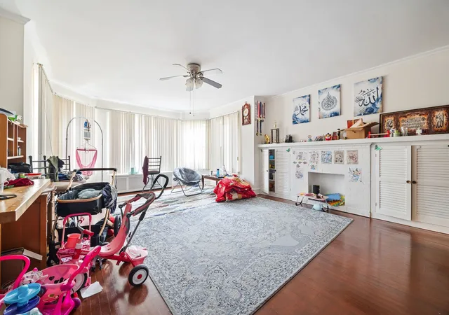 Listing Photo 4 - Condo for sale in building located at 6318 N Bell Ave, Chicago, IL 60659