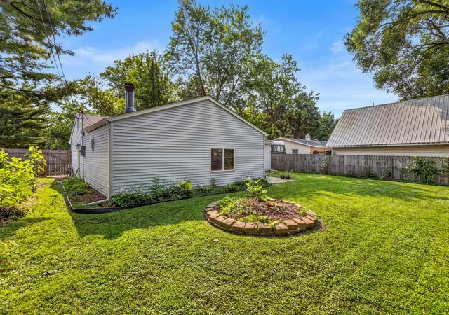 Photo 4 of Single family home for sale at 1301 Westfield Dr, Champaign, IL 61821 | MLS# 12718312 | Listing updated on 2026-09-21
