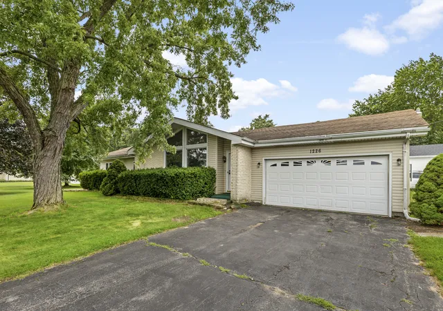 2nd image of 1226 S Hieland Rd, St. Anne, IL 60964 | MLS# 12718346