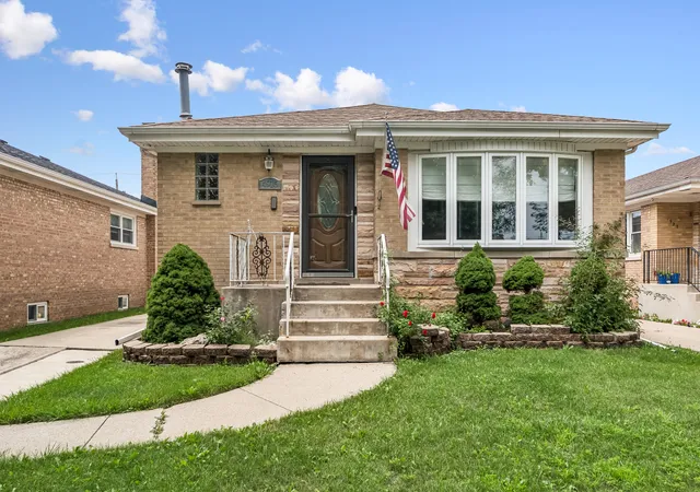 Photo 1 of Single family home for sale at 4916 N Rutherford Ave, Chicago, IL 60656 | MLS# 12718398 | Listing updated on 2026-09-11