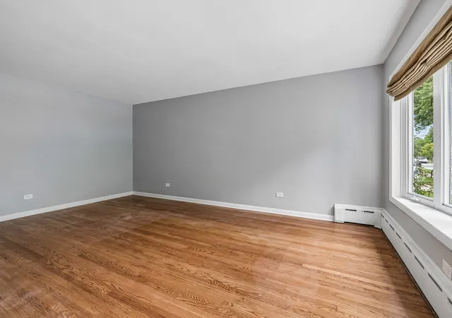 Photo 3 of Single family home for sale at 4916 N Rutherford Ave, Chicago, IL 60656 | MLS# 12718398 | Listing updated on 2026-09-11