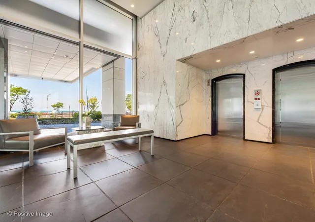 2nd image of 1300 N Lake Shore Dr, Chicago, IL 60610