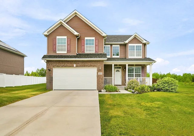 Photo 2 of Single family home for sale at 1425 S Saddlebrook Ln, Minooka, IL 60447 | MLS# 12718506 | Listing updated on 2026-08-25