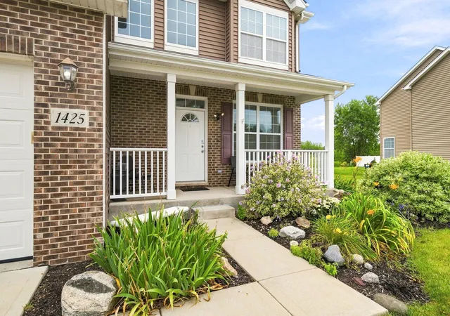 Photo 2 of Single family home for sale at 1425 S Saddlebrook Ln, Minooka, IL 60447 | MLS# 12718506 | Listing updated on 2026-08-25